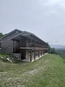 Gladstone retreat photo 24